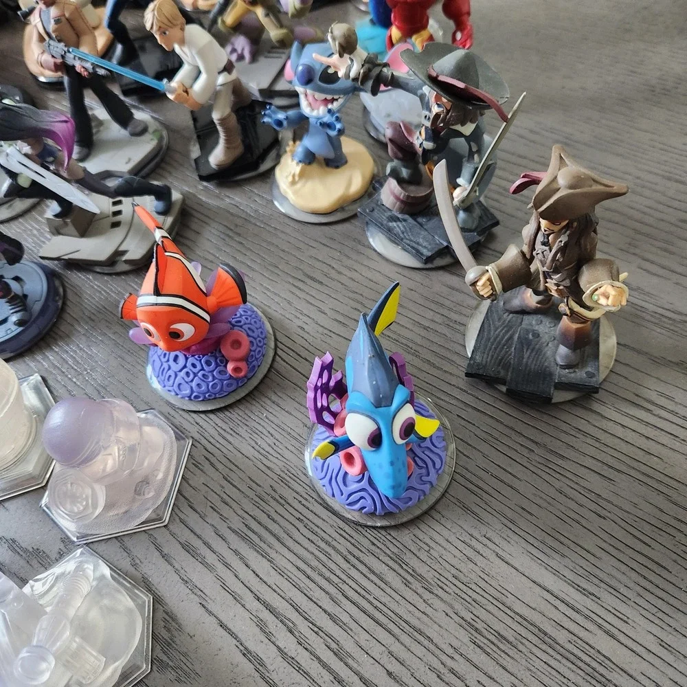 Disney Infinity 3.0 PS4 Mega Lot Game Base 30+ Figures Star Wars Marvel Disney